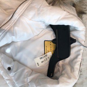NWT Prince & Fox Puffer Vest w/faux fur around hood Size L Off White
